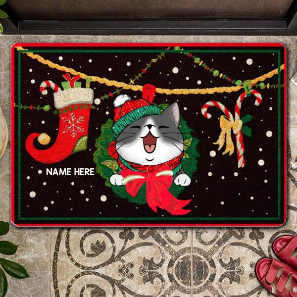 Xmas Funny Cat With Wreath - Xmas Stocking And Candy - Black Mat - Personalized Cat Christmas Doormat